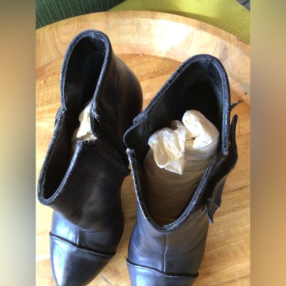 Nanett Lepore leather booties ! - Picture 2 of 8